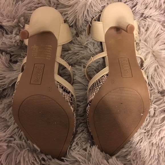 Brash snake skin nude heels - Picture 4 of 4